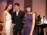 Xuân Lan cùng dàn mẫu Vietnam Next Top Model khoe vai trần eo con kiến